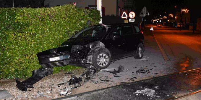 An den Autos entstand Sachschaden von rund 15'000 Franken. Unfall