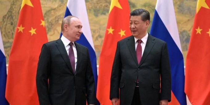 Xi Jinping und Wladimir Putin Anfang Februar in Peking. putin russland ukraine china