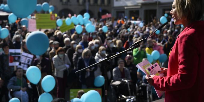 In Bern - Behindertenorganisationen fordern mit Aktion gleiche Rechte