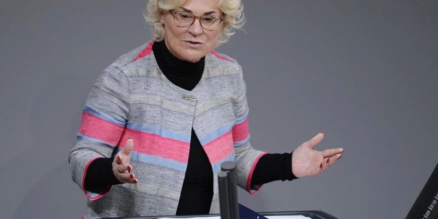 Christine Lambrecht fordert mehr Geld für die Bundeswehr. Foto: Kay Nietfeld/dpa