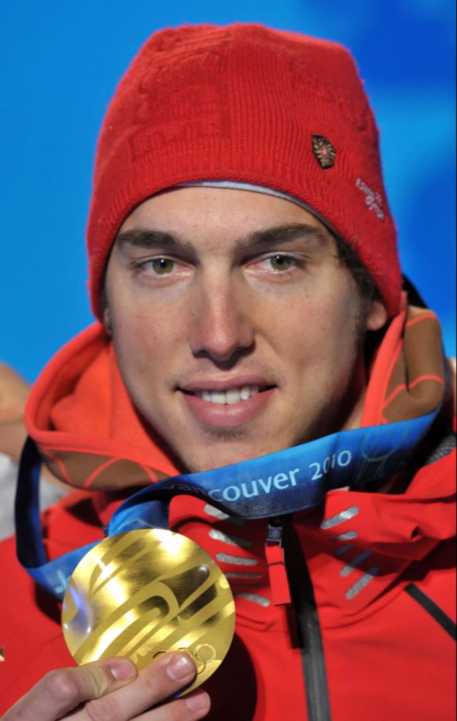 Carlo Janka mit seiner Olympia-Goldmedaille 2010