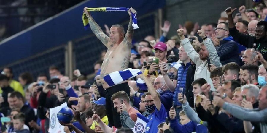 Fans des FC Chelsea hatten ihre Unterstützung für Club-Besitzer Roman Abramowitsch bekundet. Foto: Niall Carson/PA Wire/dpa
