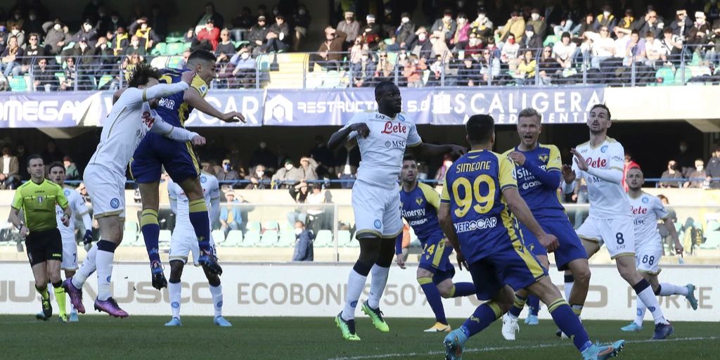 SSC Neapel feiert wichtigen Sieg gegen Verona für Kampf um Titel SSC Neapel feiert wichtigen Sieg gegen Verona für Kampf um Titel