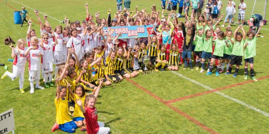 Gruppenfoto von Mädchen-Fusballerinnen