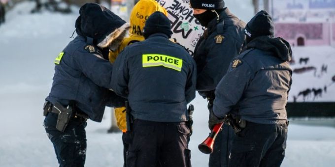 Festnahme eines Demonstranten in Ottawa Festnahme eines Demonstranten in Ottawa