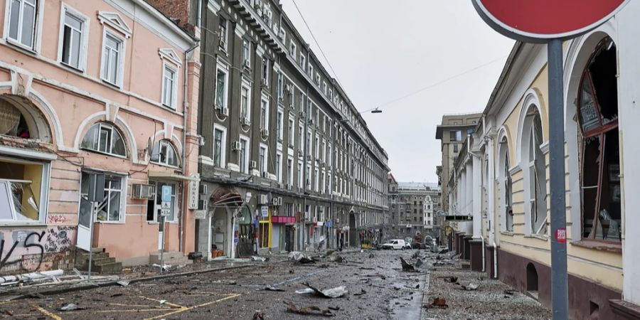 Charkiw Ukraine Zerstörung Strasse