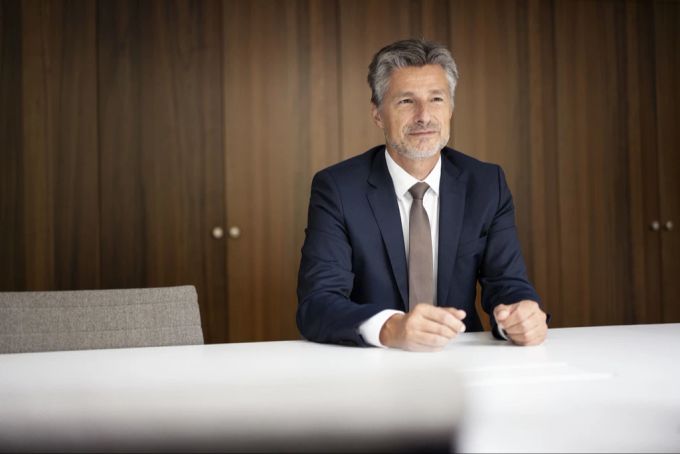 Urs Baumann, 2022, während eines Gesprächs am Hauptsitz der ZKB in Zürich. (Archivbild) Urs Baumann