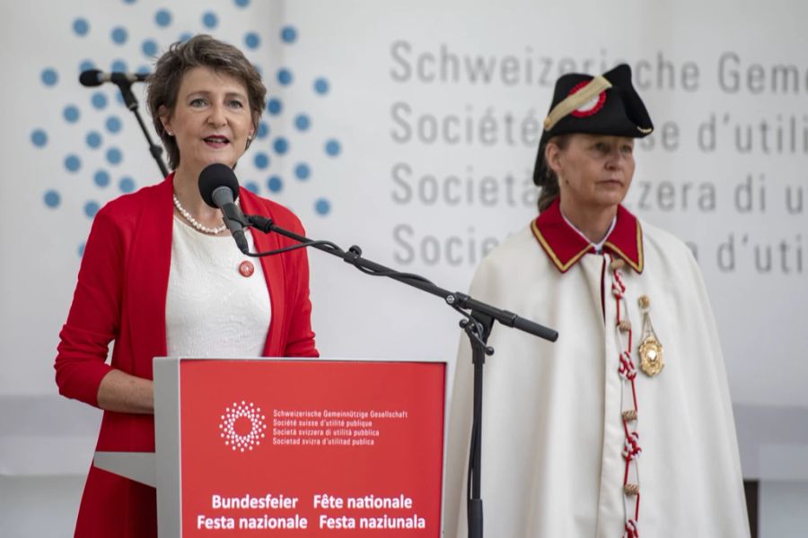 Alt-Bundesrätin Simonetta Sommaruga stand 2015, 2020 und 2021 drei Mal am Rednerpult auf der Rütliwiese. (Archivbild)