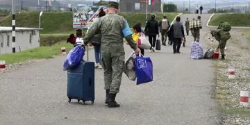 Soldat mit Koffer