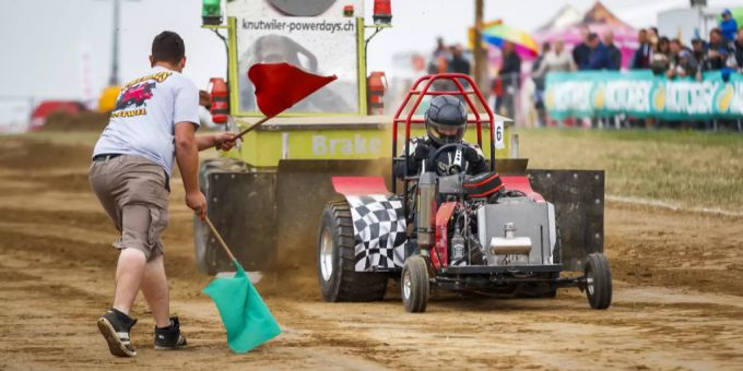 Ein Schweizer Tractorpulling-Event. Tractorpulling Schweiz