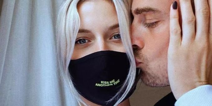 Insta-Follower wütend - Lena Gercke wird wegen Masken-Bild kritisiert