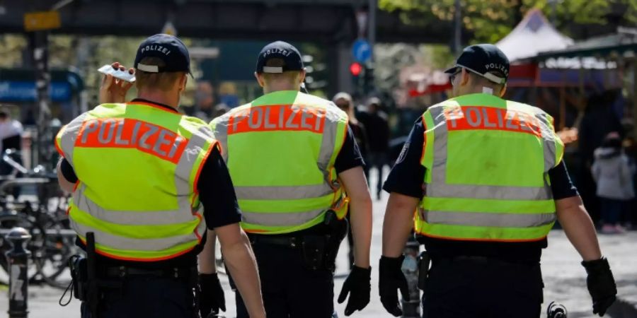 Polizisten im Einsatz, hier in Berlin