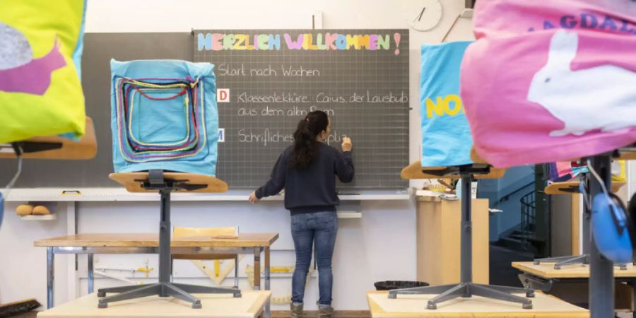 Nicht nur Betroffene melden rassistische Vorfälle an Schulen – oft sind es auch Lehrkräfte und Eltern. (Symbolbild)