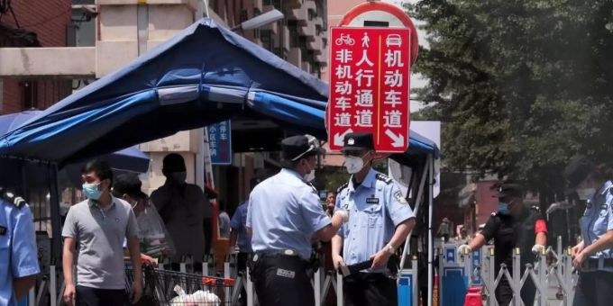 Die chinesische Polizei hat auch mobile Stationen in Deutschland. china