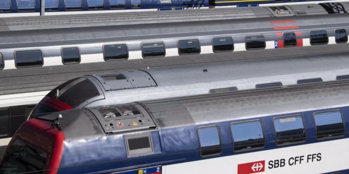 SBB-Züge stehen auf dem Abstellgleis.