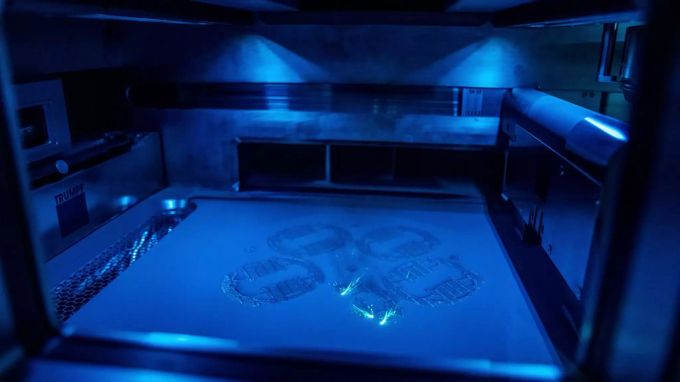 Das Laser-Metall-Fusion-Verfahren in Aktion. Porsche 3-Druck