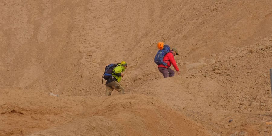 Rettungskräfte suchen nach der 19-Jährigen, die von einer Wanderung auf den Berg Cerro de las Tres Marías nicht zurückgekehrt war.