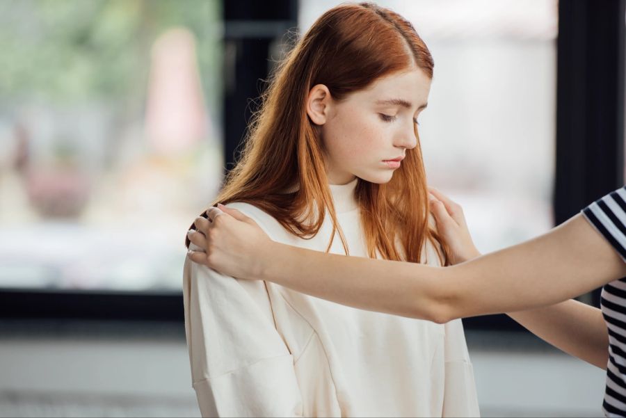 Depressives, trauriges Mädchen, Pubertät, Teenager