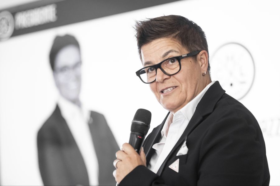 Er ist Verwaltungsrat beim HC Lugano. Im Bild: HCL-Präsidentin Vicky Mantegazza.