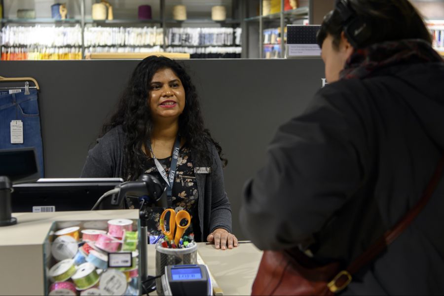 Das Verkaufspersonal soll jedoch nicht durch die KI ersetzt werden.