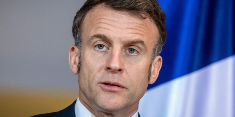 ARCHIV - Emmanuel Macron, Präsident von Frankreich, äußert sich bei einer Pressekonferenz. Foto: Michael Kappeler/dpa