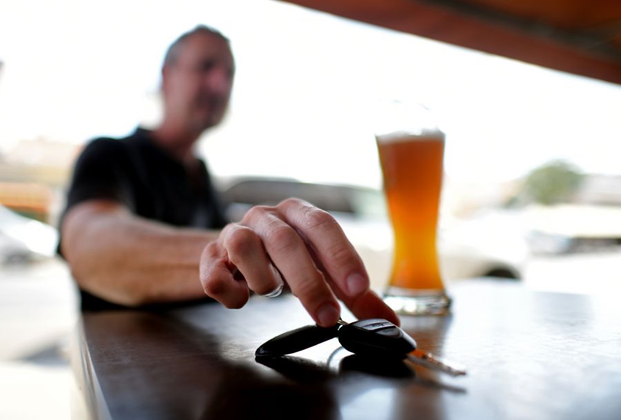 Denn Alkohol führe zu Selbstüberschätzung und Enthemmung.