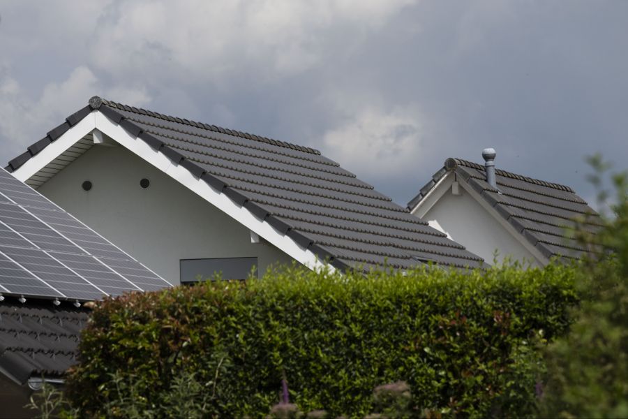 «Eine Grundstückgewinnsteuer wäre aus volkswirtschaftlicher Sicht einer Erhöhung anderer Steuern vorzuziehen», schrieben sie in ihrem Bericht.