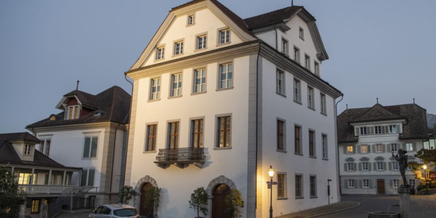 Der Nidwaldner Landrat beriet am Mittwoch im Rathaus Stans eine neue Regelung zur Sterbehilfe in Pflegeeinrichtungen. (Symbolbild)