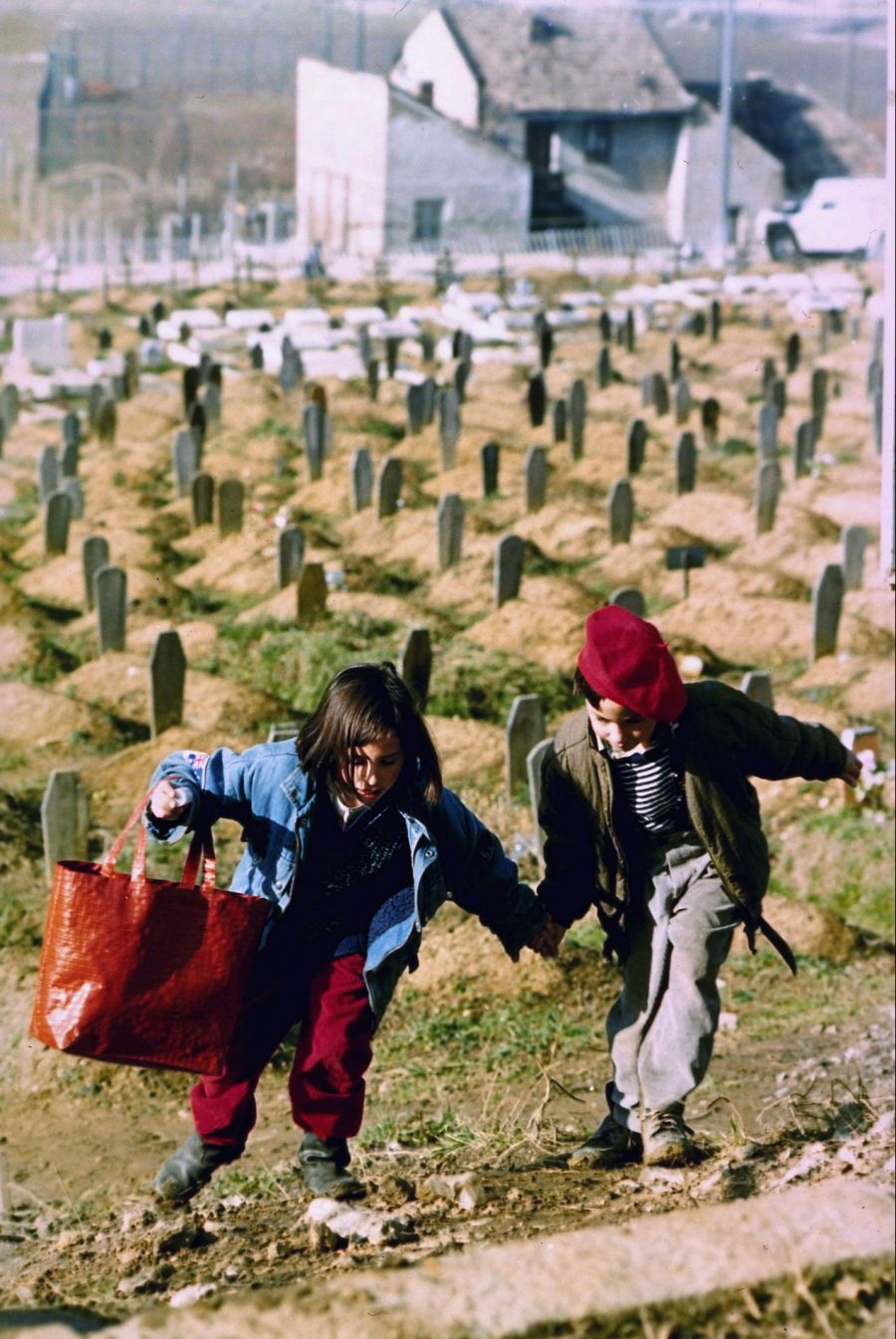 Dabei schossen die Kriegs-Touristen auch auf Kinder.