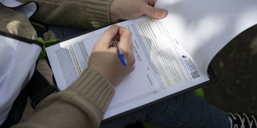 Die Juso Luzern hat mit der Unterschriftensammlung für eine neue Initiative begonnen. (Symbolbild)