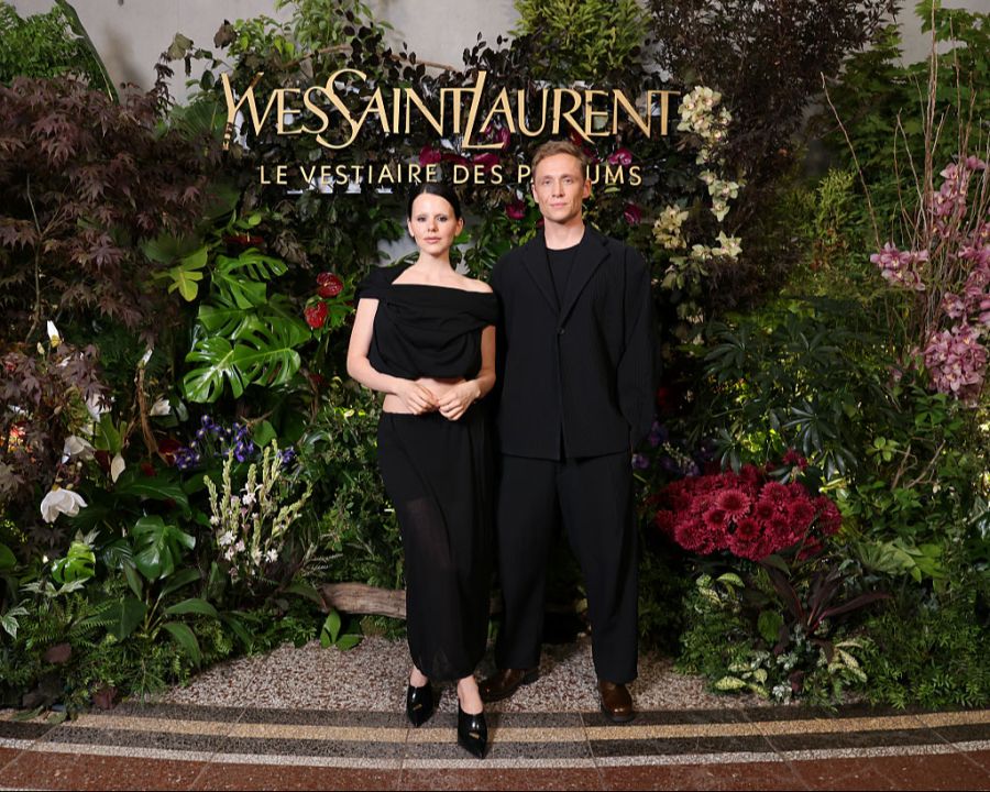 Gemeinsamer Auftritt bei einem Yves-Saint-Laurent-Event in Paris. Ruby O. Fee ist Markenbotschafterin für mehrere internationale Labels, Schweighöfer produziert inzwischen auch in Hollywood.