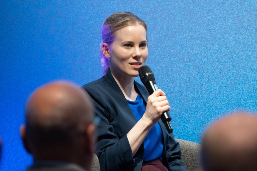 Die umstrittene Moderatorin Julia Ruhs war im Rahmen der Dokumentation für Umfragen in Deutschland unterwegs.