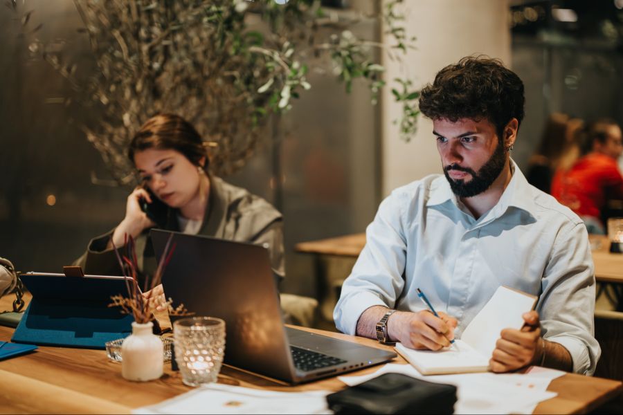 Arbeit MitarbeitendeMitarbeitende