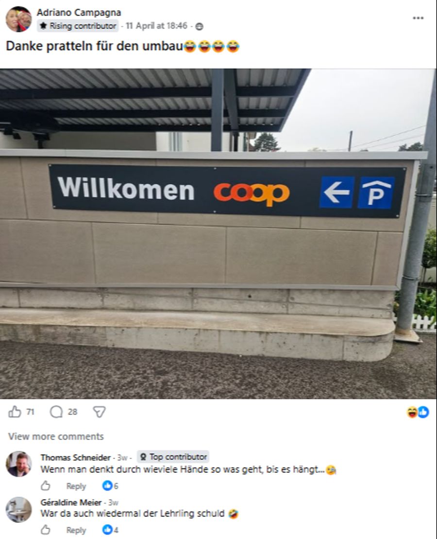 Vor der Wiedereröffnung wurde ein leicht fehlerhaftes Schild montiert.