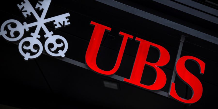 Ein Ukrainer befand sich am Donnerstagmittag bewaffnet in einer Zürcher UBS-Filiale. Es ist unklar, ob er einen Raub plante. (Symbolbild)