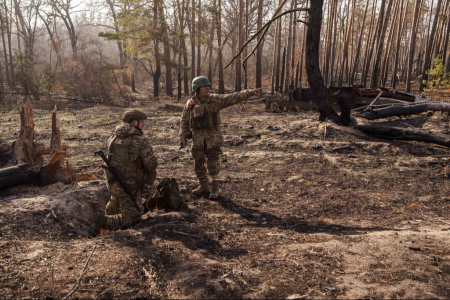 Russische Soldaten kämpfen im Krieg gegen die Ukraine.