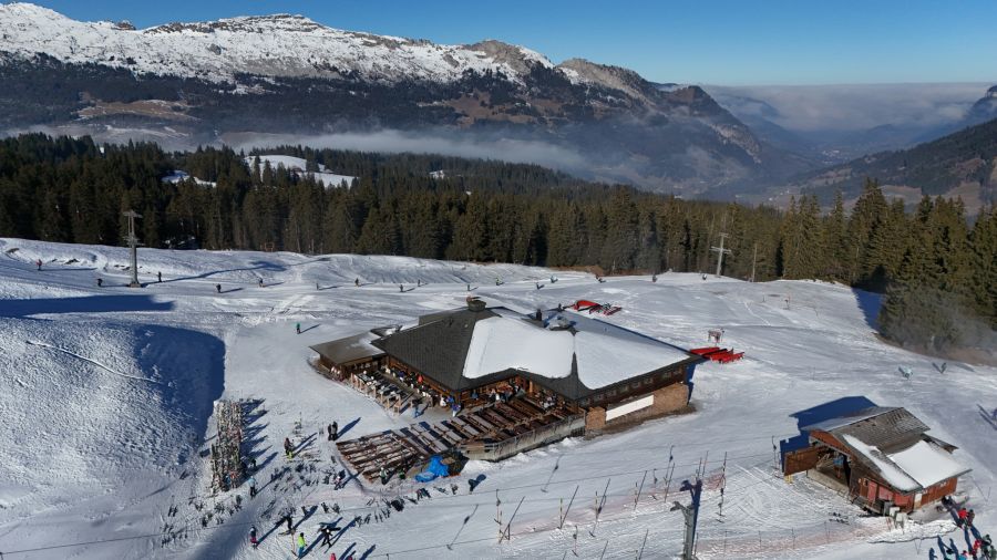 «Sonnige Tage sorgen auf den Restaurant-Terrassen für eine starke Nachfrage und kompensieren teilweise die eingeschränkten Wintersportmöglichkeiten», heisst es bei den Bergbahnen Sörenberg auf Anfrage.