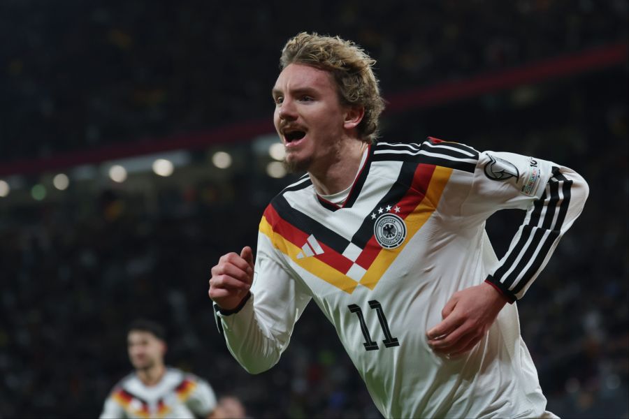 Mit einer 6:0-Gala sichert sich die DFB-Elf das Ticket für die Endrunde.