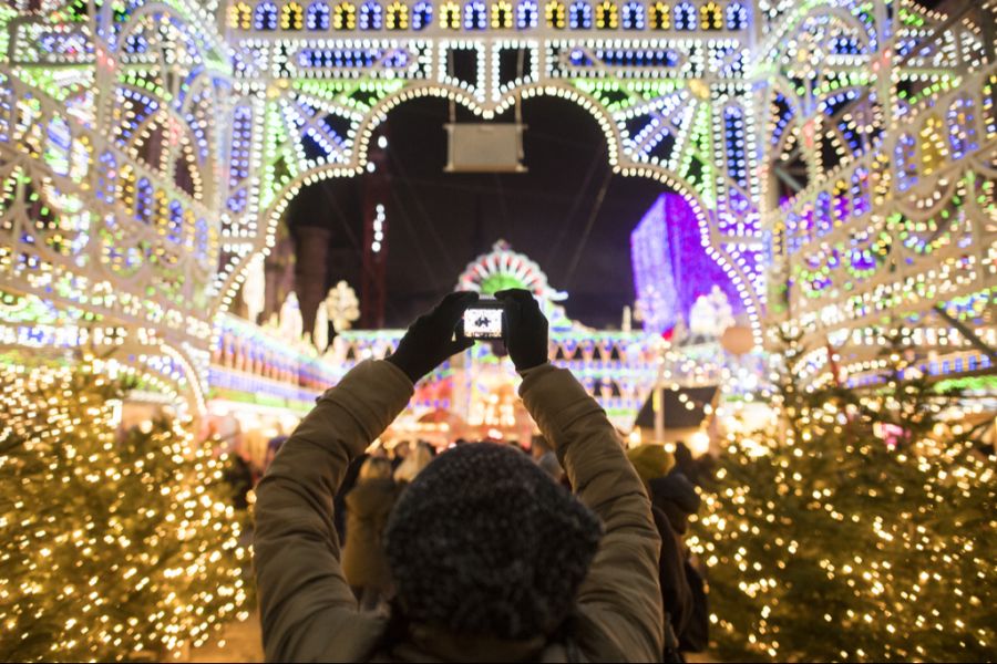 Es funkelt und glitzert: Das Illuminarium in Innenhof des Zürcher Landesmuseum ist ein beliebtes Fotosujet. (Archiv)