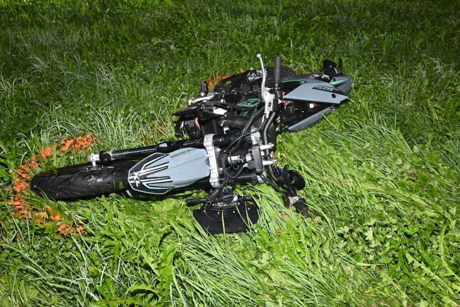 Der Motorradfahrer wurde unbestimmt verletzt.