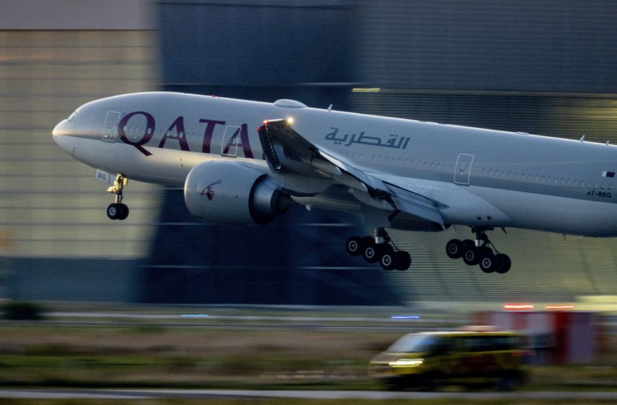 Auf einem Qatar-Airways-Flug von Los Angeles nach Colombo erstickte ein 85-jähriger Passagier an seinem Fleisch-Menü. (Symbolbild)