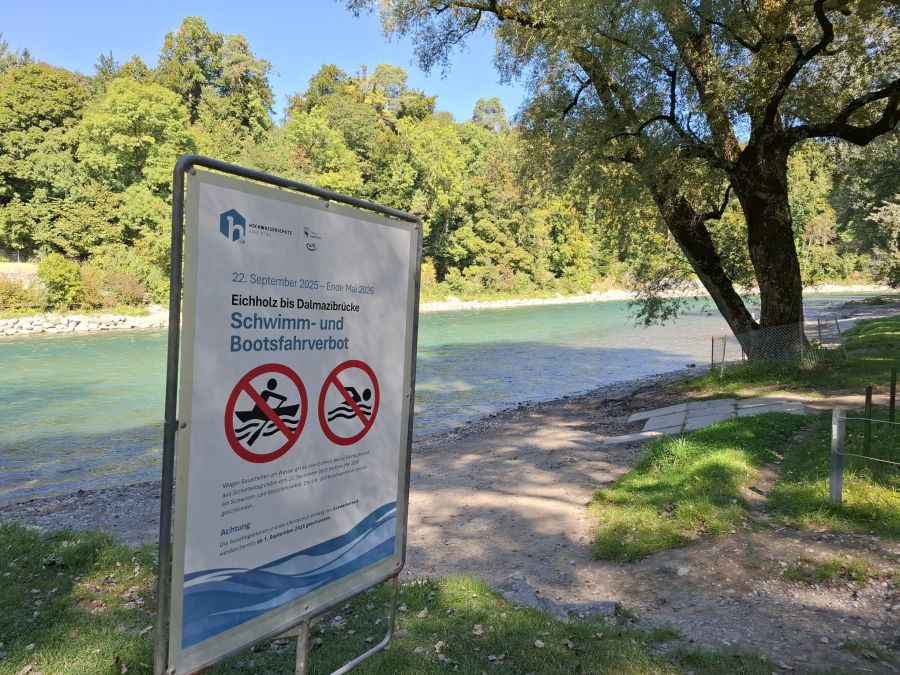 Bis Ende Mai 2026 gilt in einem Abschnitt der Aare in Bern ein Schwimm- und Bootsfahrverbot.