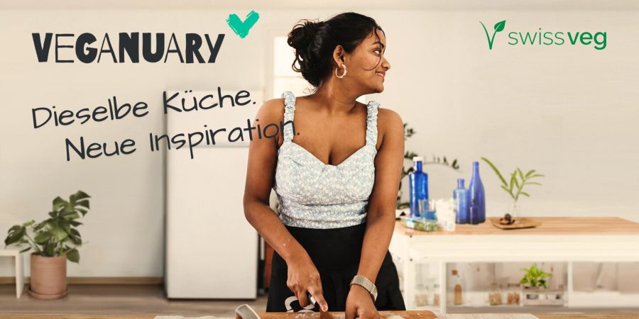Wenn du dich anmeldest, erhältst du im Januar jeden Tag eine E-Mail mit spannenden Infos, alltagstauglichen Tipps sowie vielen leckeren Rezepten und Ideen, wie du deinen veganen Alltag noch einfacher, abwechslungsreicher und gesünder gestalten kannst.