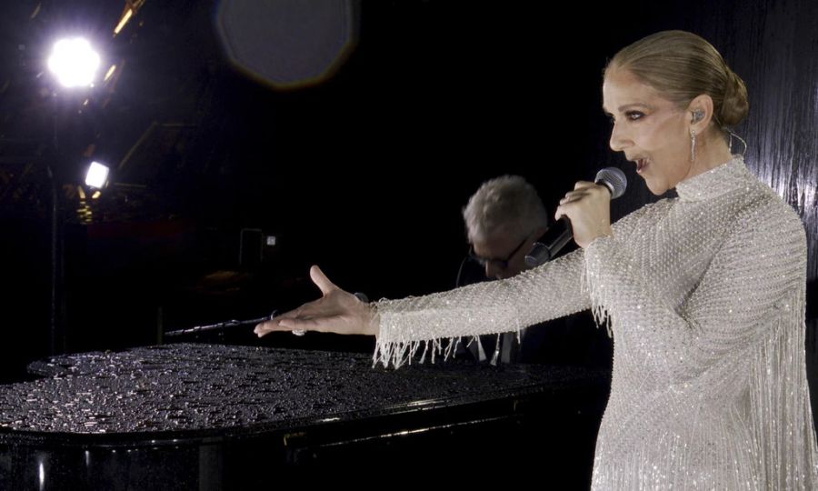 Céline Dion gibt bei der Eröffnungsfeier der Olympischen Spiele ihr Comeback.