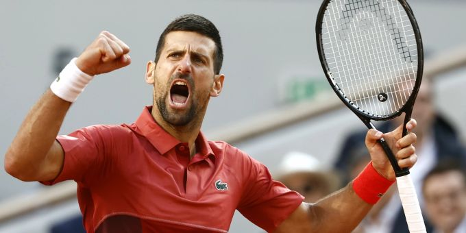 Novak Djokovic jubelt während der Partie gegen Francisco Cerundolo. Novak Djokovic