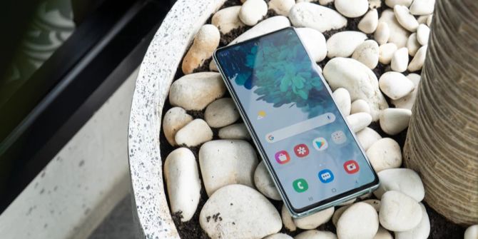 Samsung Smartphone Blumenkasten Steine Betriebssystem