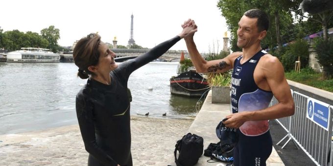 Frankreichs Sportministerin Amelie Oudea-Castera schwamm in der Seine. Frankreichs Sportministerin Amelie Oudea-Castera schwamm in der Seine.