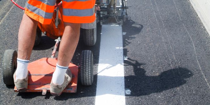 Markierungsarbeiten Strasse Markierung Farbe