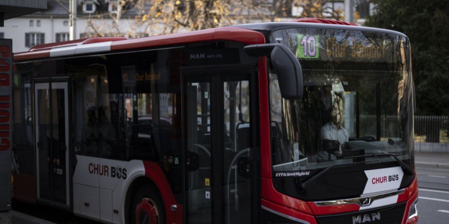 Die Bus und Service AG, die Chur Bus und Engadin Bus betreibt, hat im Jahr 2025 mehr Fahrgäste transportiert.