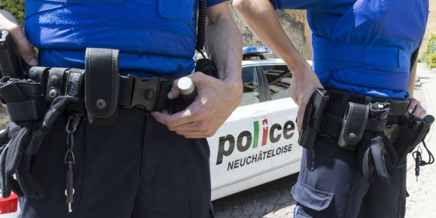 Die Neuenburger Polizei suchte den Patienten und veröffentlichte eine Vermisstmeldung, nachdem dieser aus der psychiatrischen Klinik geflüchtet war. (Symbolbild)